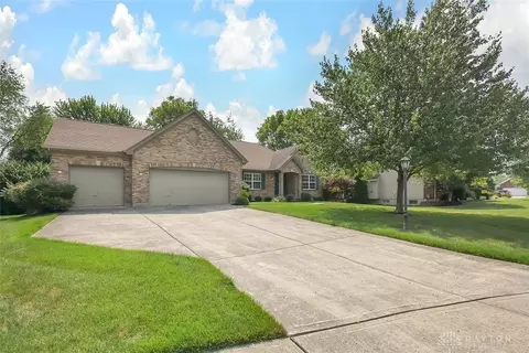 990 Winterwood Ct, Beavercreek, OH 45430