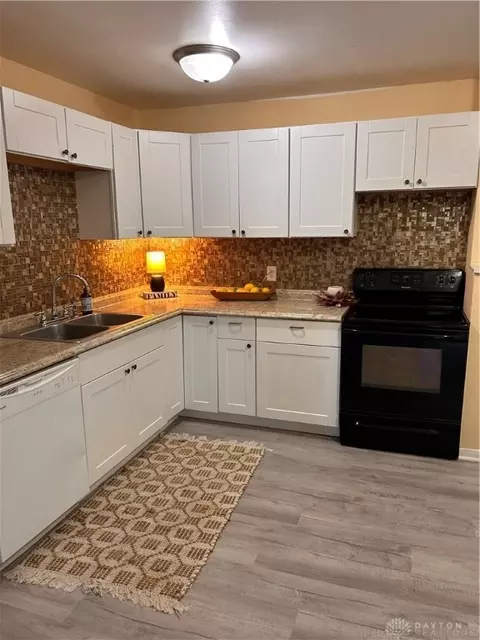 Kitchen - 1620 Willow Pl, Sidney, OH 45365 photo 1 of 2