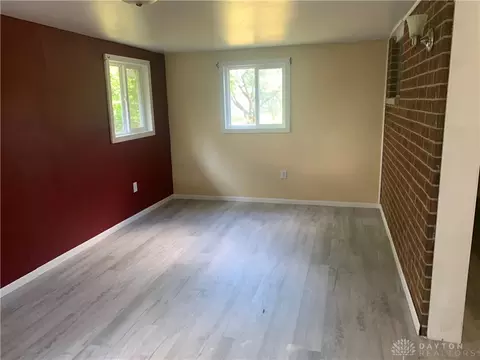 Living - 1620 Willow Pl, Sidney, OH 45365 photo 2 of 4
