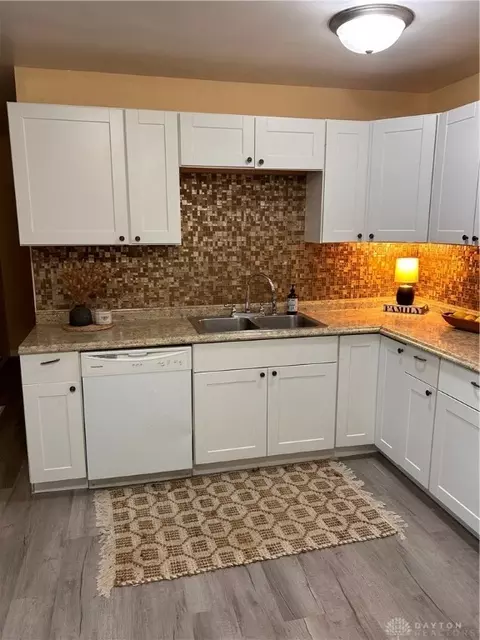 Kitchen - 1620 Willow Pl, Sidney, OH 45365 photo 2 of 2