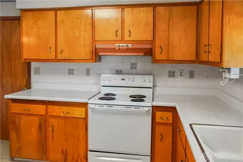 95 Lawnview Ave, North Hampton, OH 45349 photo 6