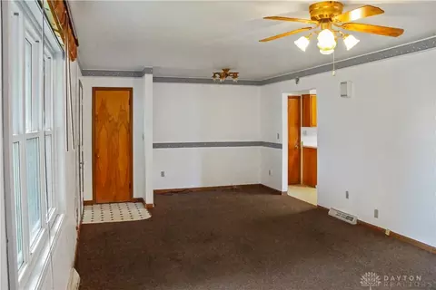 95 Lawnview Ave, North Hampton, OH 45349 photo 4