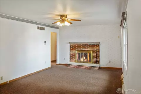 95 Lawnview Ave, North Hampton, OH 45349 photo 2