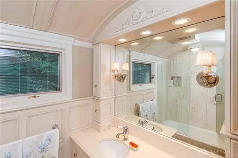 Bath - 3700 Ridgeway Rd, Kettering, OH 45419 photo 6 of 6