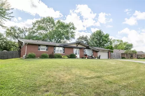2147 Granada Dr, Dayton, OH 45431