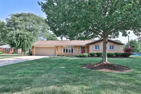2807 Shetterly Ln, Centerville, OH 45440