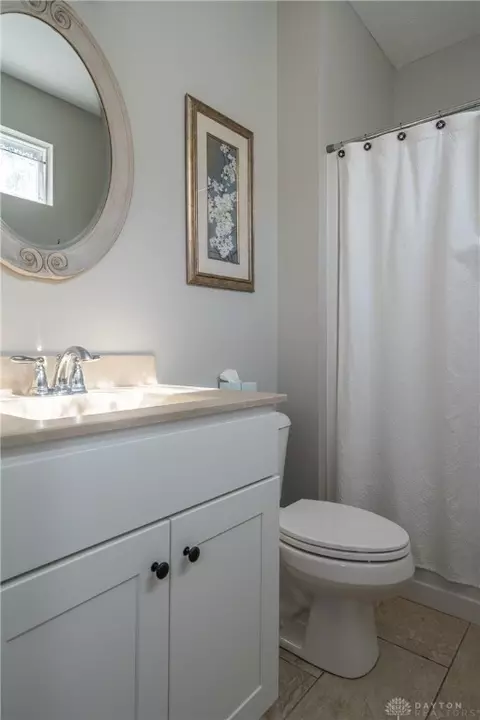 Bath - 1550 Lemans Blvd, Centerville, OH 45458 photo 6 of 9