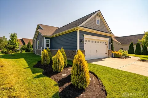 Exterior - 1550 Lemans Blvd, Centerville, OH 45458 photo 18 of 23
