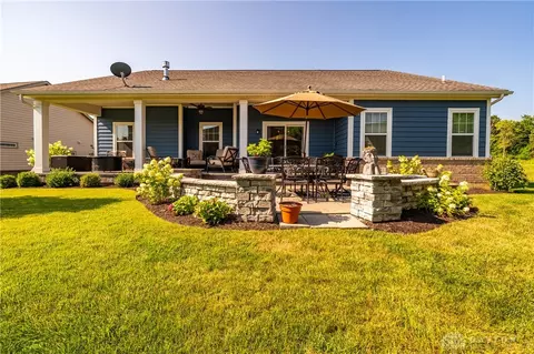Exterior - 1550 Lemans Blvd, Centerville, OH 45458 photo 2 of 23