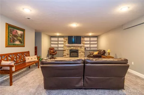Living - 1550 Lemans Blvd, Centerville, OH 45458 photo 7 of 9