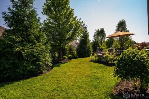 Exterior - 1550 Lemans Blvd, Centerville, OH 45458 photo 11 of 23