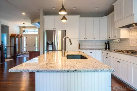 Kitchen - 1550 Lemans Blvd, Centerville, OH 45458 photo 5 of 8