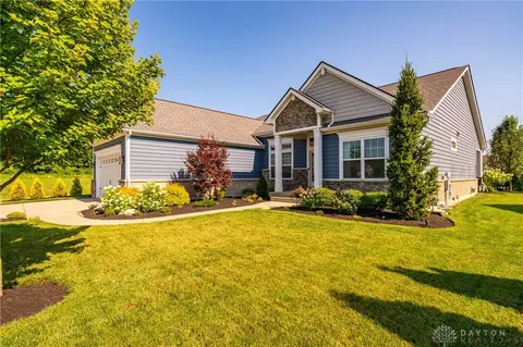 Exterior - 1550 Lemans Blvd, Centerville, OH 45458 photo 17 of 23