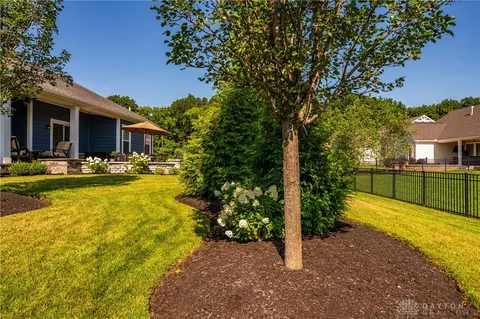 Exterior - 1550 Lemans Blvd, Centerville, OH 45458 photo 13 of 23
