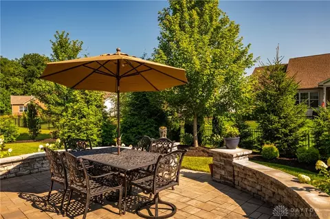 Exterior - 1550 Lemans Blvd, Centerville, OH 45458 photo 7 of 23