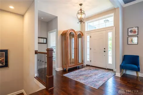 Entry Way - 1550 Lemans Blvd, Centerville, OH 45458 photo 2 of 7