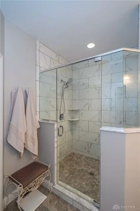 Bath - 1550 Lemans Blvd, Centerville, OH 45458 photo 3 of 9