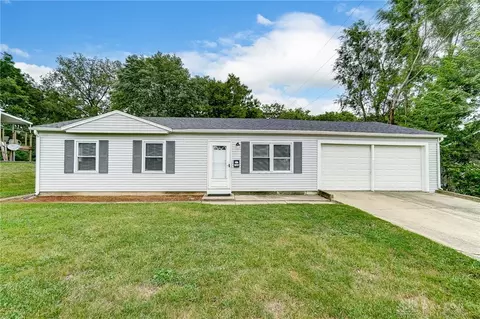 728 Cliffside Dr, New Carlisle, OH 45344