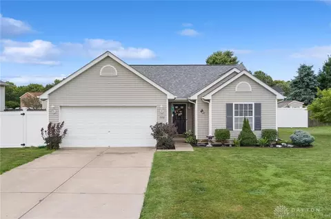 7252 Pinewood Dr, Carlisle, OH 45005