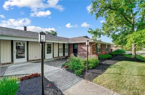 8701 Washington Colony Dr, Dayton, OH 45458