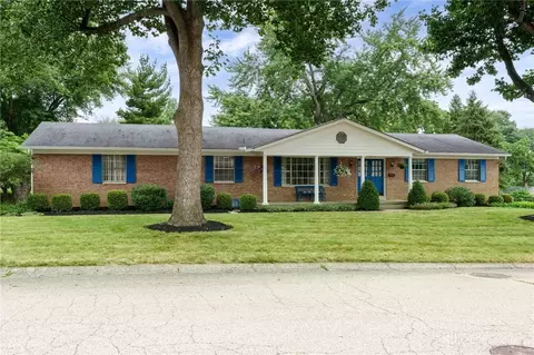 273 Laurel Oak Dr, Dayton, OH 45459
