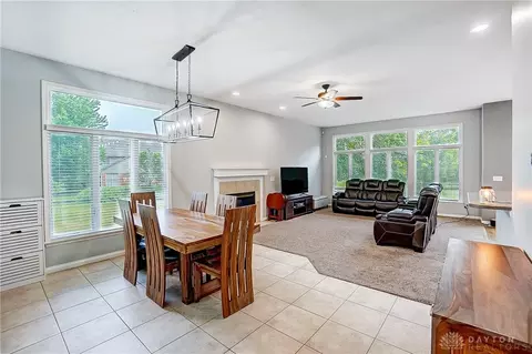 9796 Dinwiddie Ct, Dayton, OH 45458 photo 6