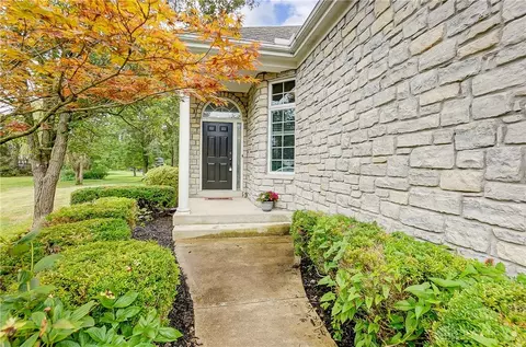 9796 Dinwiddie Ct, Dayton, OH 45458 photo 4