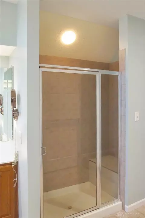 Bath - 75 Martin Ln, Springboro, OH 45066 photo 8 of 14