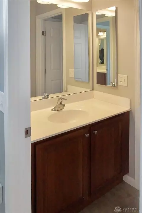 Bath - 75 Martin Ln, Springboro, OH 45066 photo 10 of 14