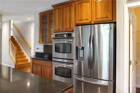 Kitchen - 75 Martin Ln, Springboro, OH 45066 photo 6 of 7