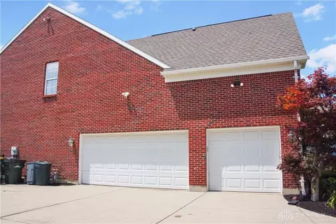 Exterior - 75 Martin Ln, Springboro, OH 45066 photo 5 of 7