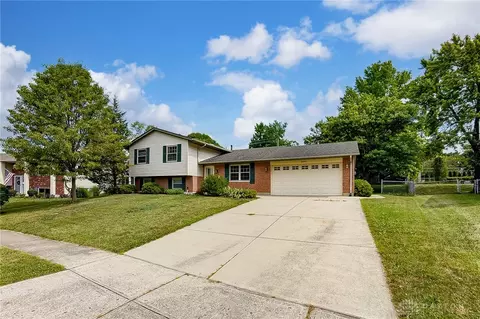 Exterior - 3057 Mountville Dr, Dayton, OH 45440 photo 2 of 9