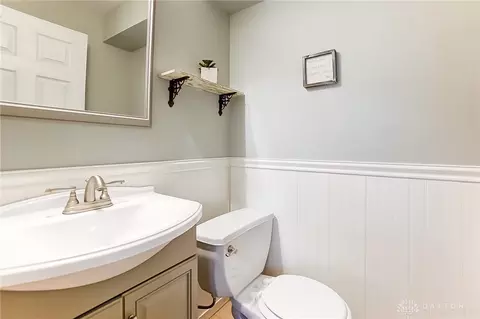 Bath - 3057 Mountville Dr, Dayton, OH 45440 photo 9 of 10