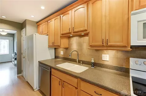 Kitchen - 3057 Mountville Dr, Dayton, OH 45440 photo 4 of 4