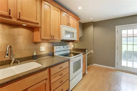 Kitchen - 3057 Mountville Dr, Dayton, OH 45440 photo 3 of 4