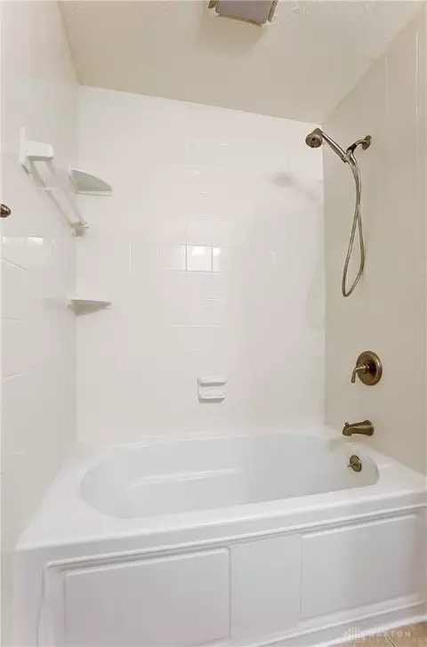 Bath - 3057 Mountville Dr, Dayton, OH 45440 photo 8 of 10