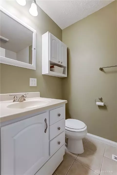 Bath - 3057 Mountville Dr, Dayton, OH 45440 photo 6 of 10