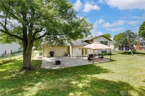 Exterior - 3057 Mountville Dr, Dayton, OH 45440 photo 5 of 9