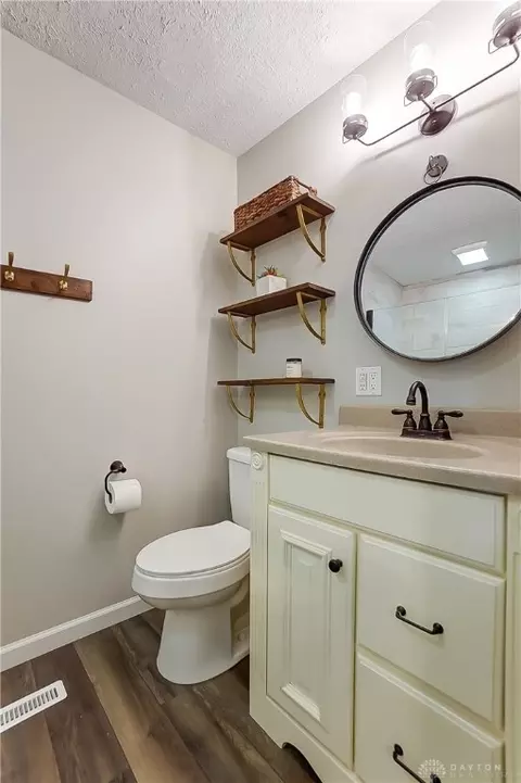 Bath - 3057 Mountville Dr, Dayton, OH 45440 photo 2 of 10