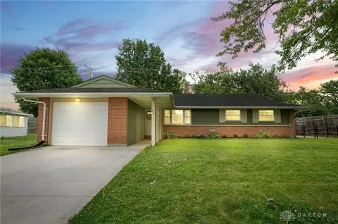 411 Brownstone Dr, Englewood, OH 45322