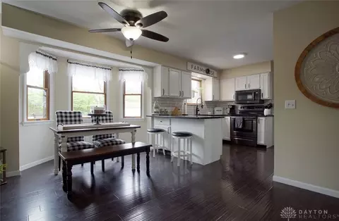 Kitchen - 5918 Megan Dr, Liberty, OH 45011 photo 7 of 7