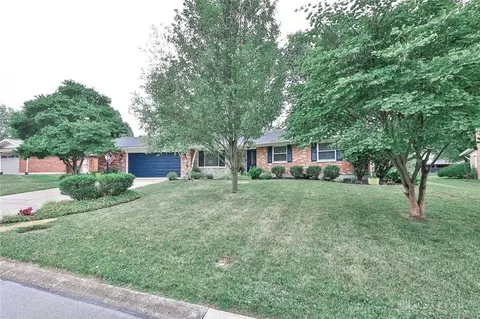 5247 Oakbrooke Dr, Kettering, OH 45440 photo 2