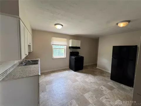 Kitchen - 3341 Ninann Ct, Cincinnati, OH 45211 photo 1 of 2