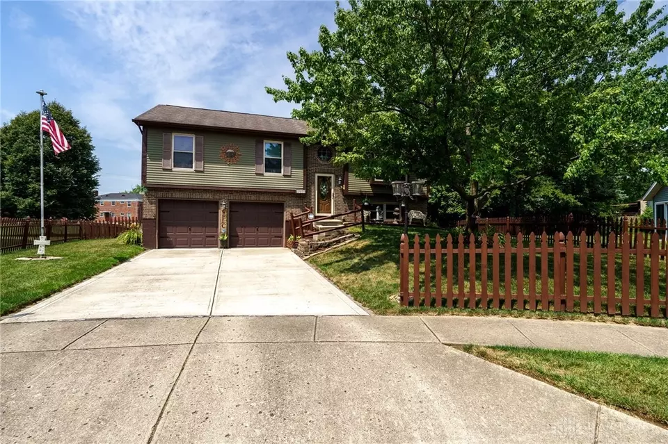 Exterior - 1933 Scioto Ct, Kettering, OH 45420 photo 2 of 13