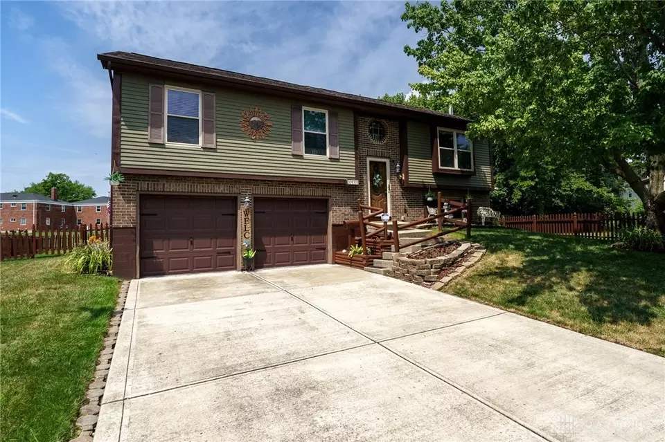 Exterior - 1933 Scioto Ct, Kettering, OH 45420 photo 1 of 13