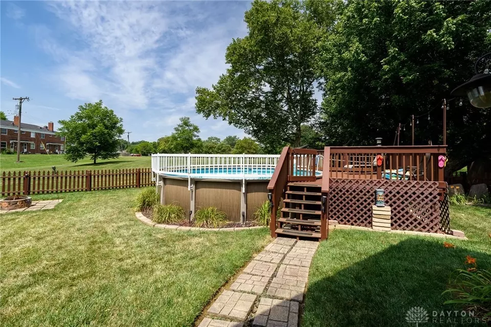 Exterior - 1933 Scioto Ct, Kettering, OH 45420 photo 8 of 13