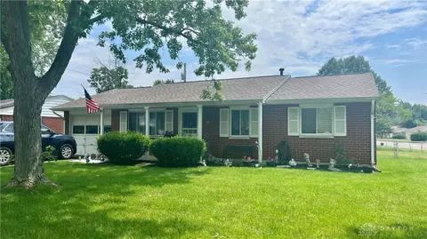 1008 S Nutmeg Sq, Troy, OH 45373