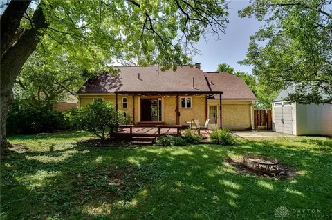 Exterior - 405 Storms Rd, Dayton, OH 45429 photo 7 of 9