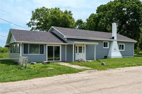 41 Dewey St, West Alexandria, OH 45381