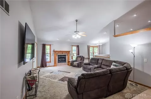 9240 Bennington Way, Centerville, OH 45458 photo 9